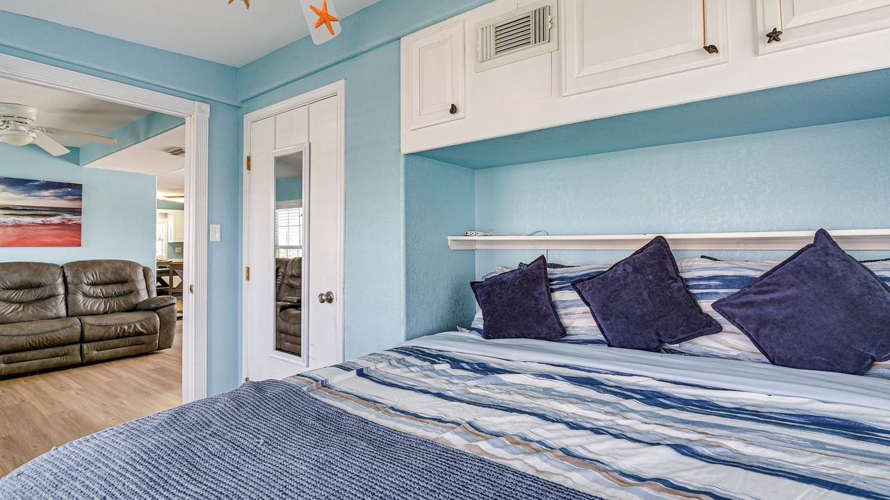 Photo of Bedroom in Surfside Beach