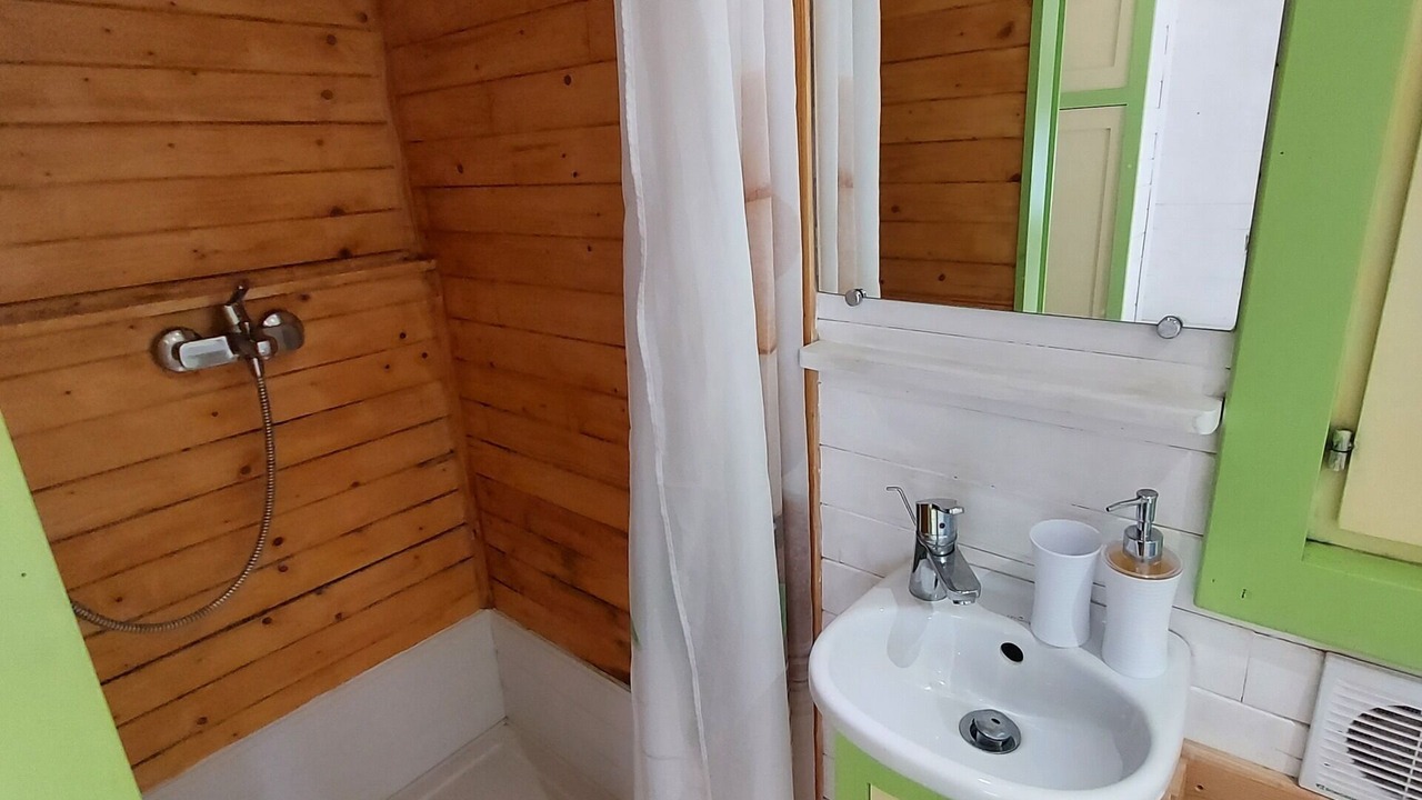 Photo of Bathroom in Saint-Julien-d'Arpaon