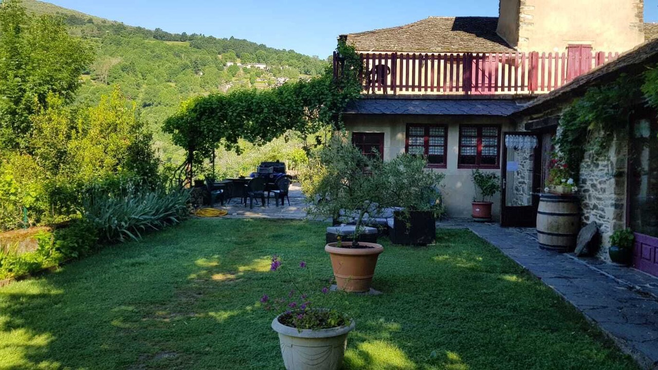 Photo of Patio Balcony in Saint-Julien-d'Arpaon