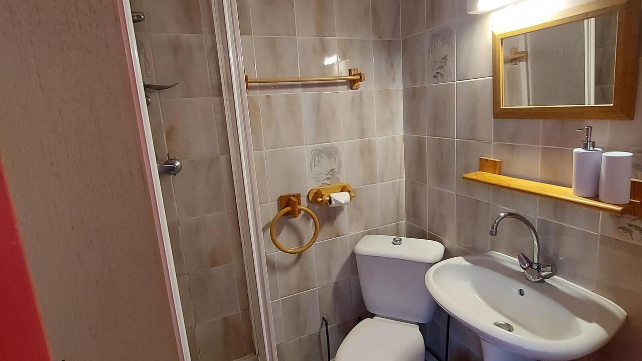 Photo of Bathroom in Saint-Julien-d'Arpaon