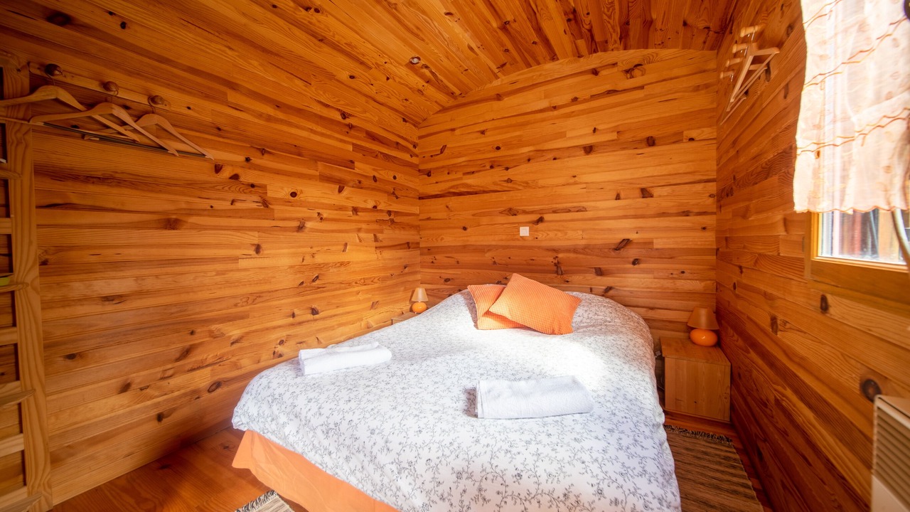 Photo of Bedroom in Saint-Julien-d'Arpaon