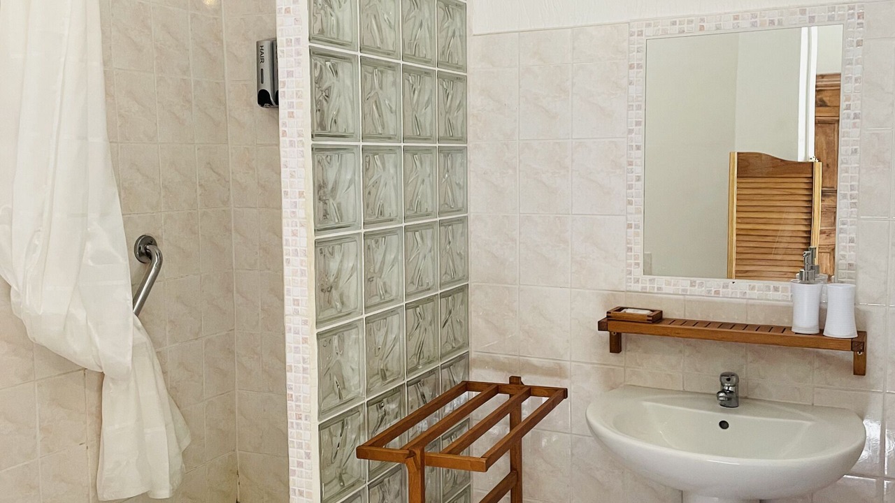 Photo of Bathroom in Saint-Julien-d'Arpaon