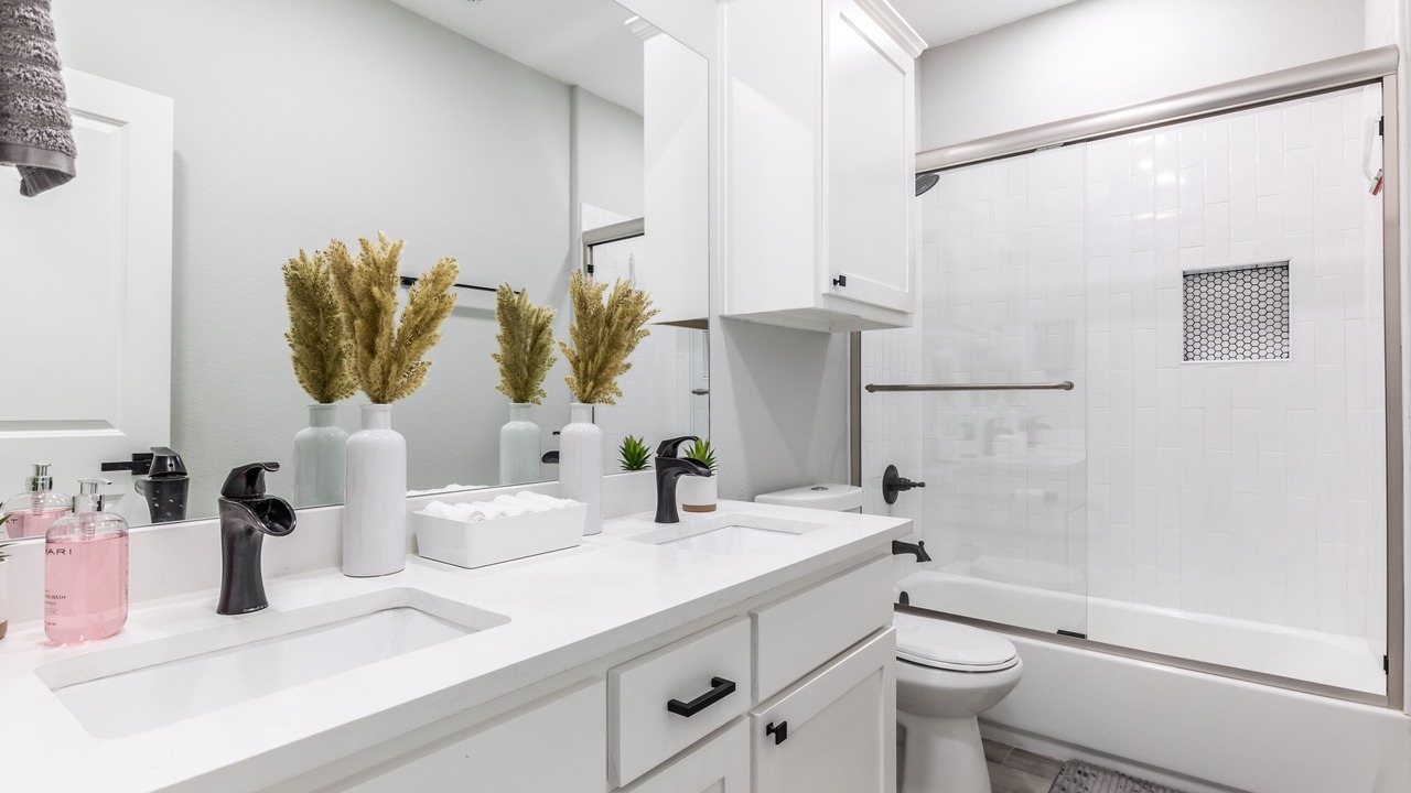 Photo of Bathroom in Cedar Crest