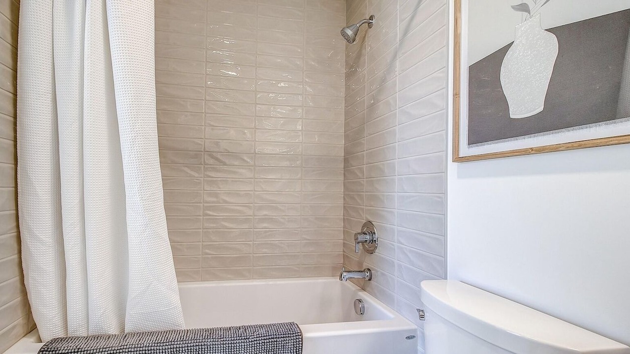 Photo of Bathroom in Hillhurst