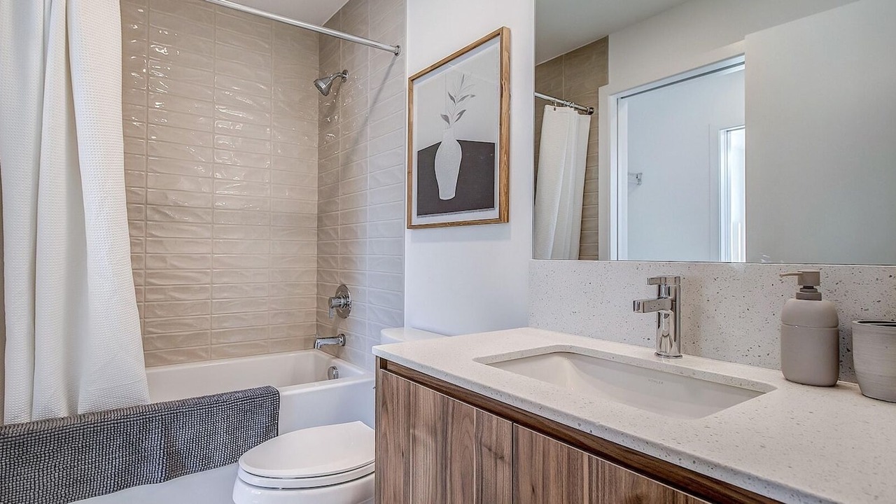 Photo of Bathroom in Hillhurst