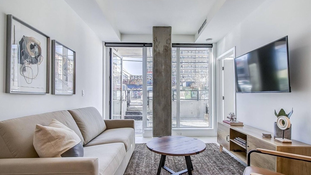 Photo of Livingroom in Hillhurst