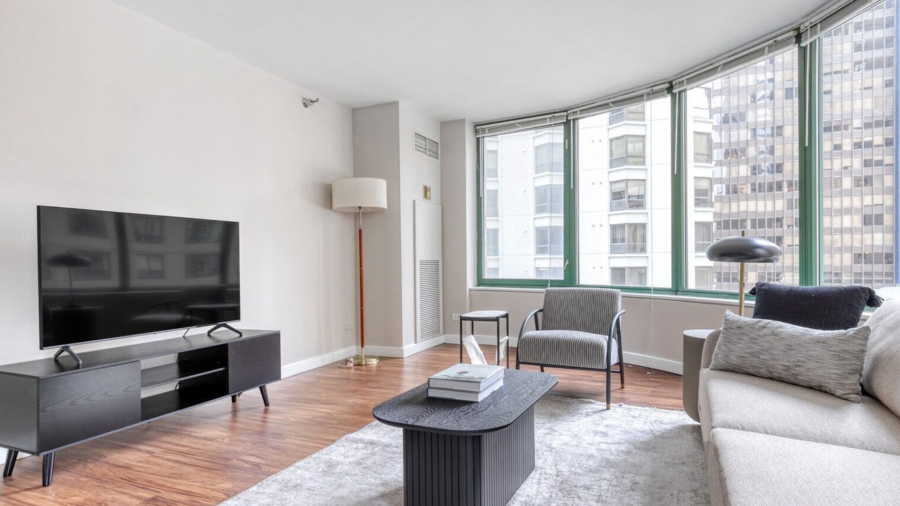 Photo of Livingroom in Streeterville