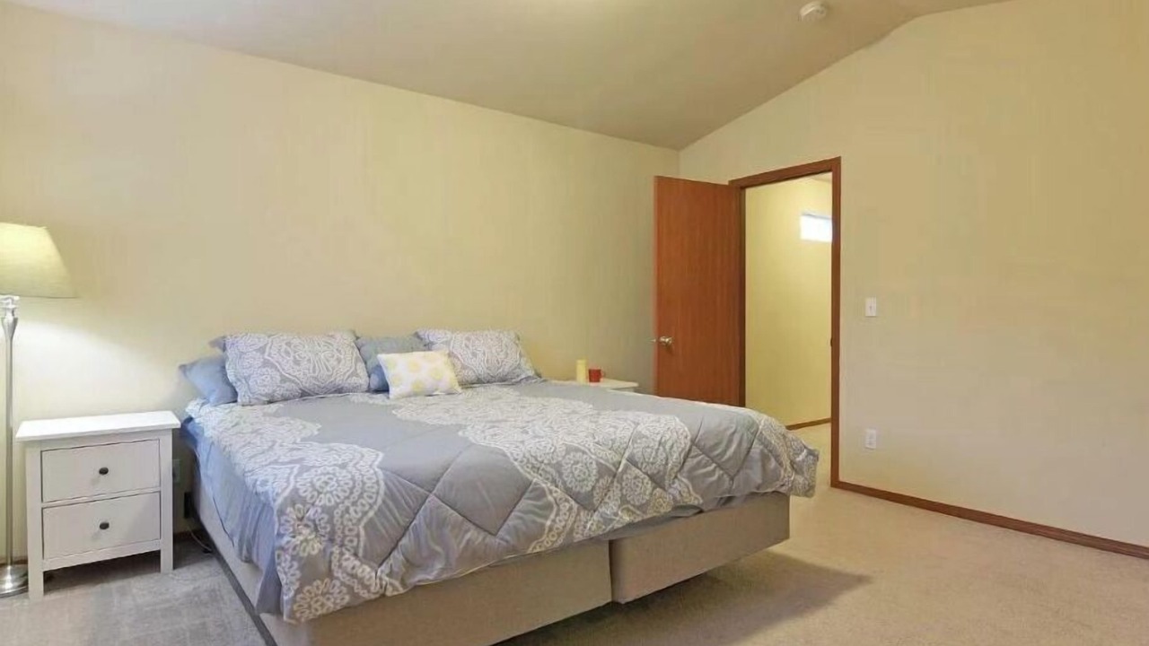 Photo of Bedroom in Picnic Point-North Lynnwood