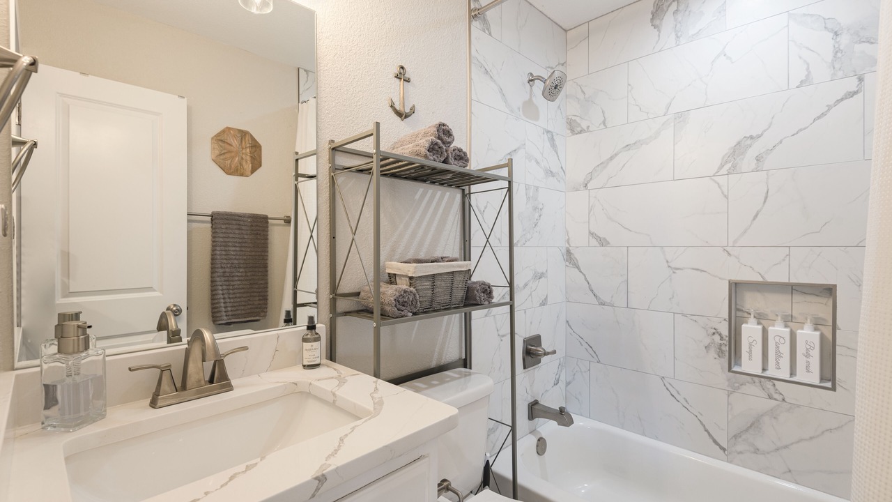Photo of Bathroom in Pottsboro