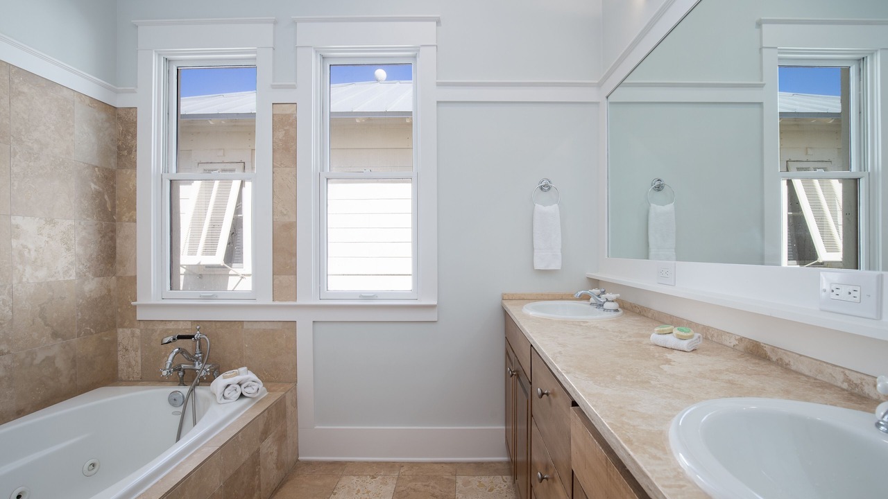 Photo of Bathroom in Delos