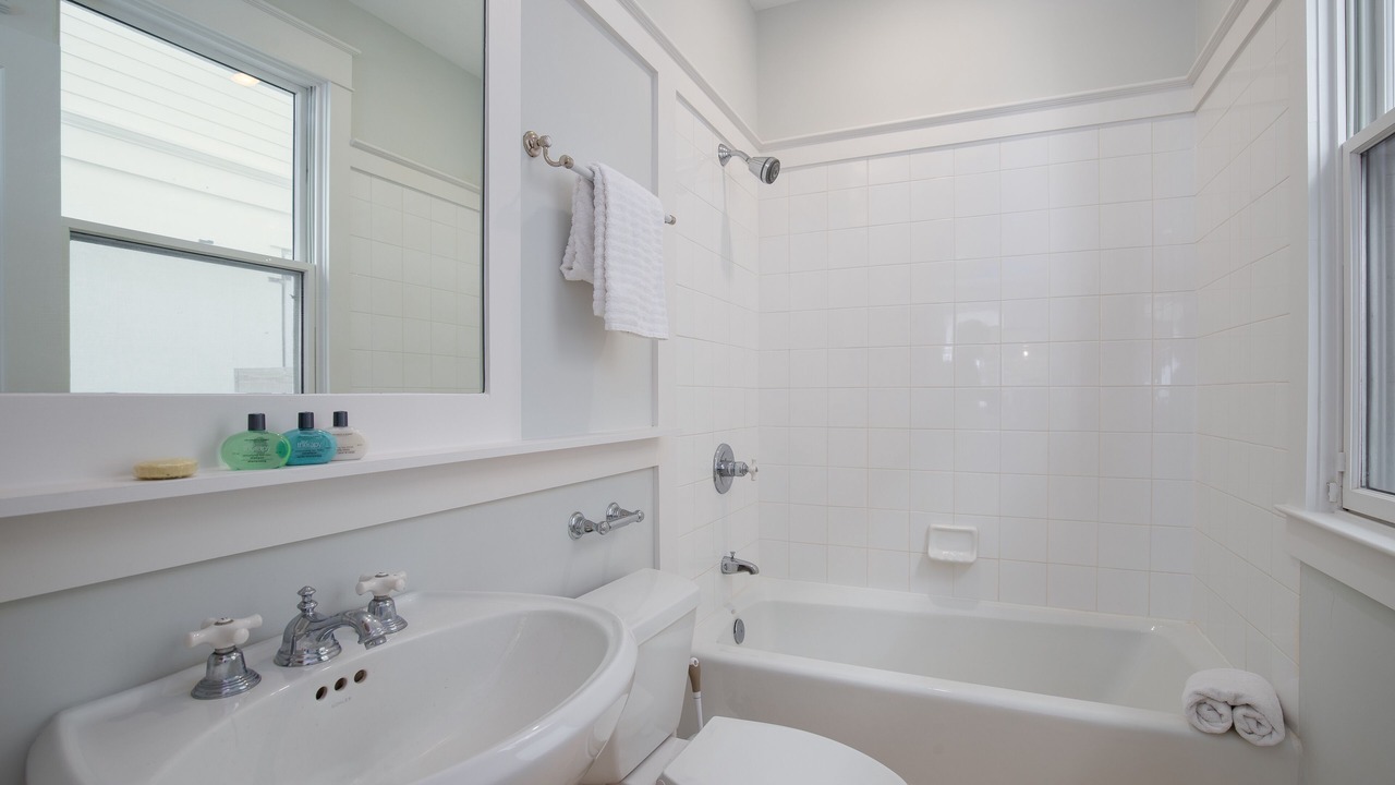 Photo of Bathroom in Delos