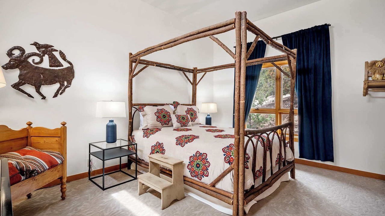 Photo of Bedroom in Nambe Pueblo