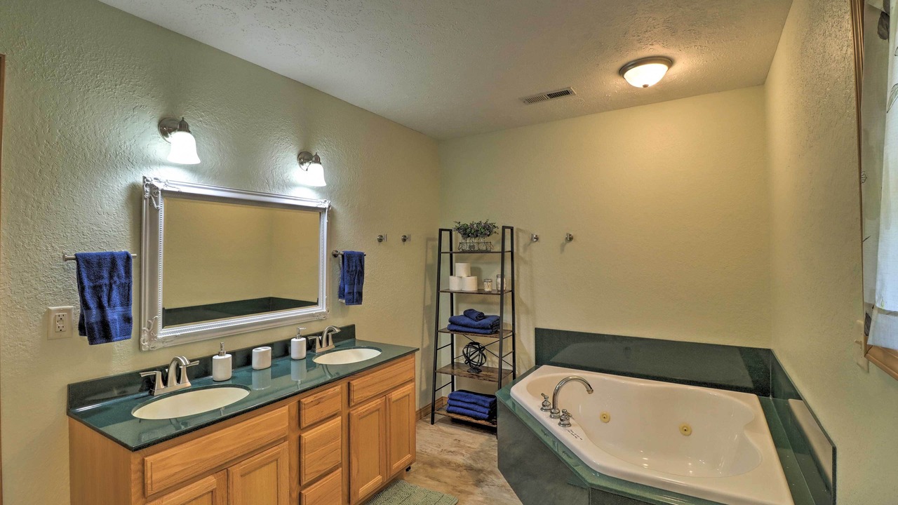Photo of Bathroom in Lone Rock