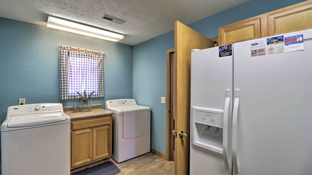 Photo of Bedroom in Lone Rock