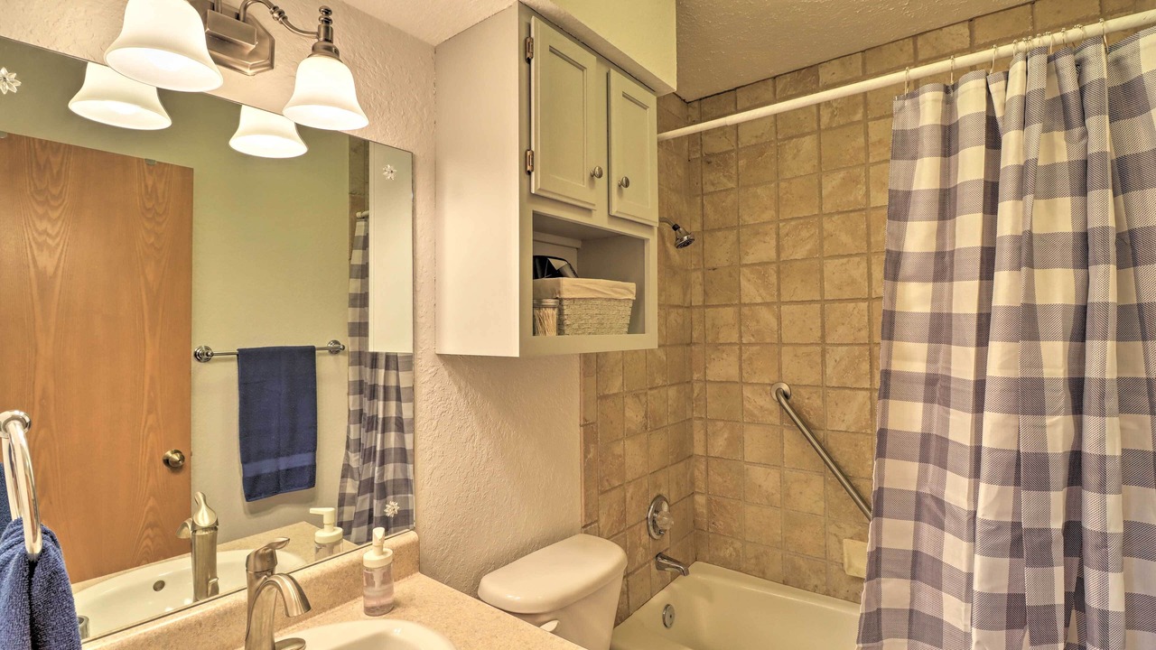 Photo of Bathroom in Lone Rock