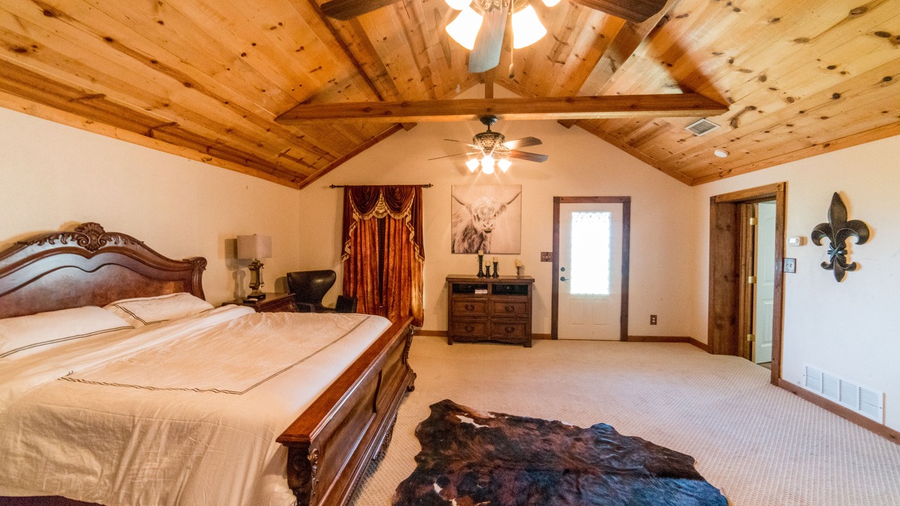Photo of Bedroom in Alvord