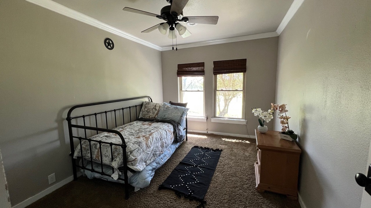 Photo of Bedroom in Alvord