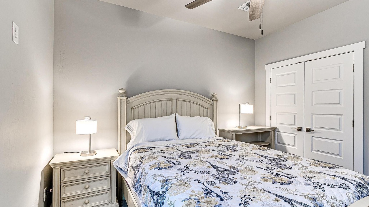 Photo of Bedroom in Corridor South