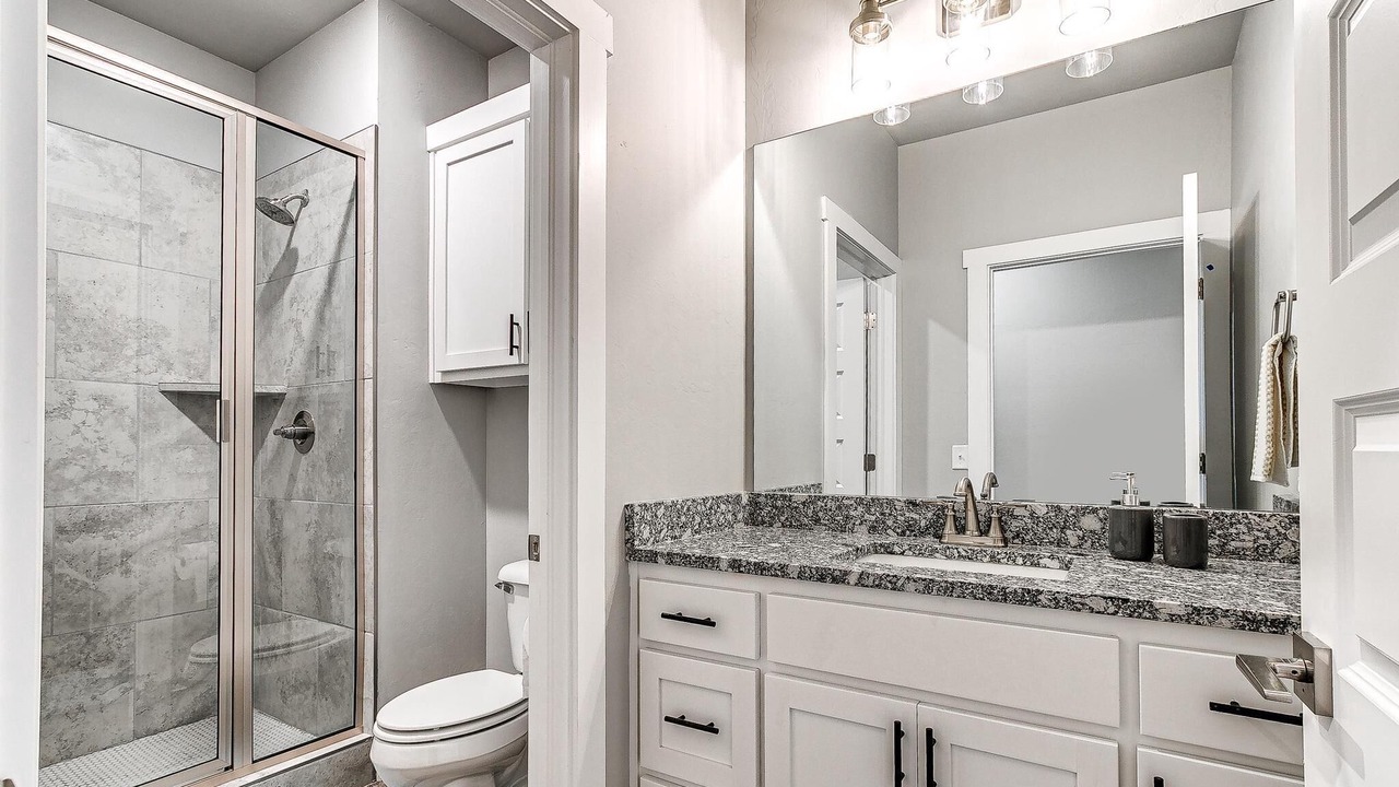 Photo of Bathroom in Corridor South