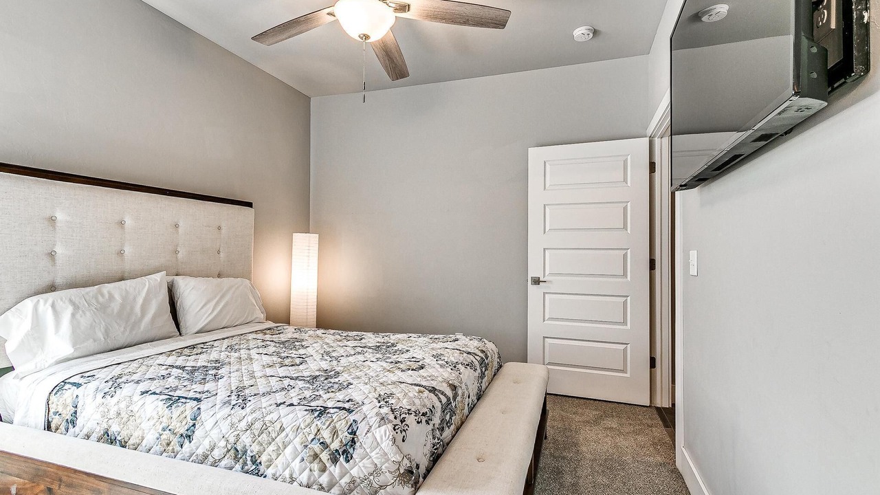 Photo of Bedroom in Corridor South