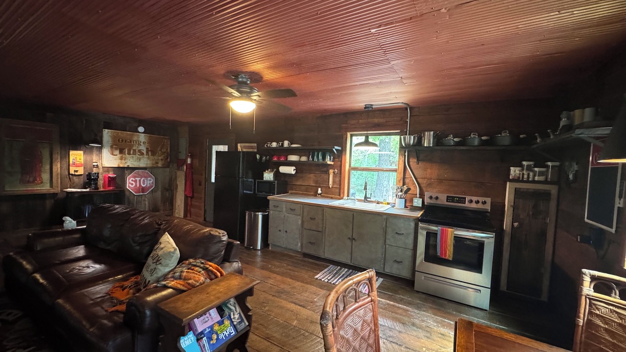 Photo of Livingroom in Kingston