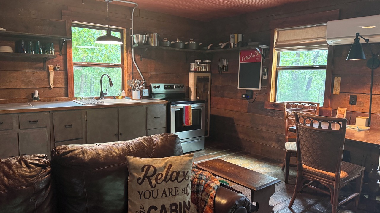 Photo of Livingroom in Kingston