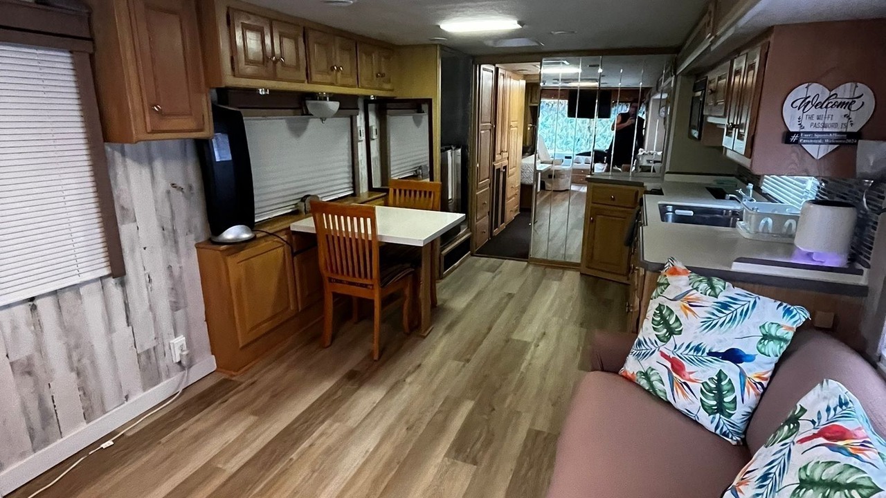 Photo of Livingroom in Ludlam