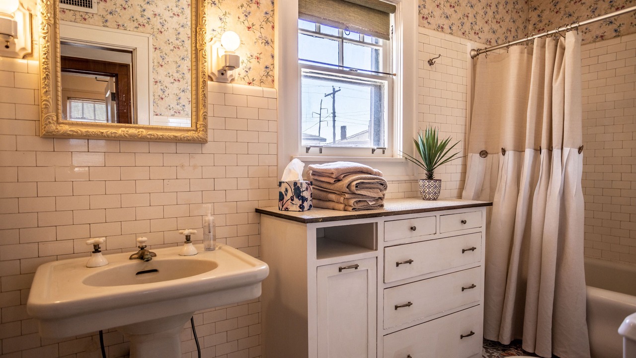 Photo of Bathroom in Kingfisher