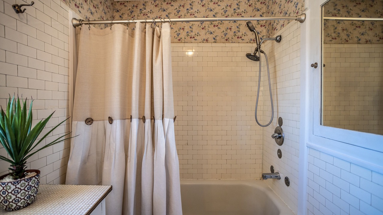 Photo of Bathroom in Kingfisher