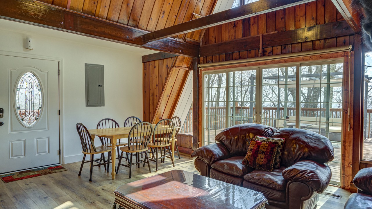 Photo of Livingroom in Tate