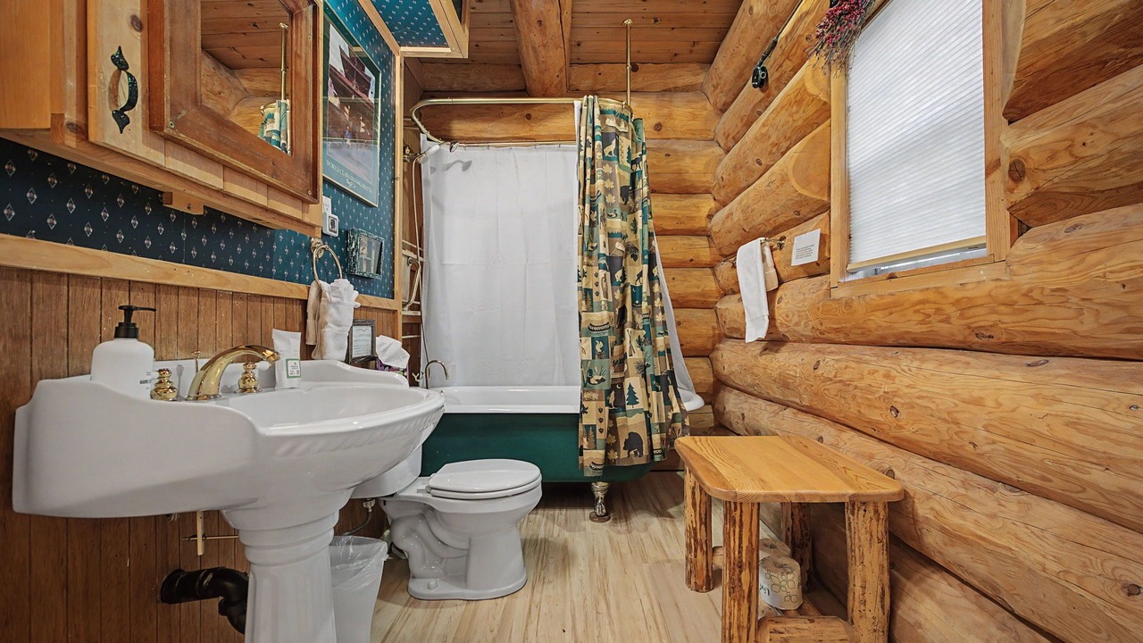 Photo of Bathroom in Marmot