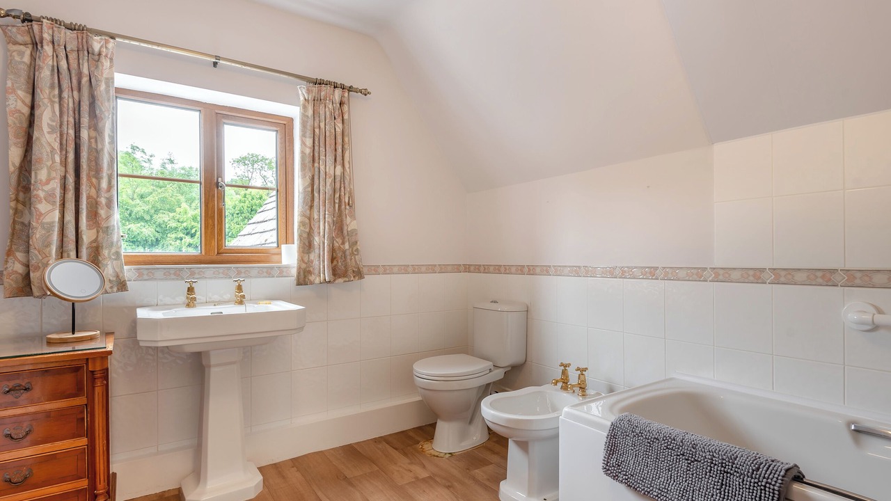 Photo of Bathroom in Llanidloes