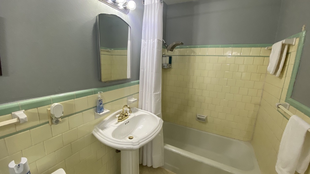Photo of Bathroom in Central Oklahoma City