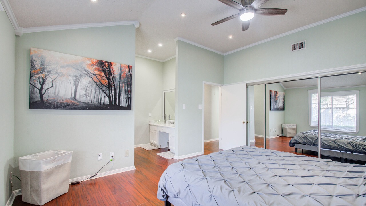 Photo of Bedroom in Windermere Lakes