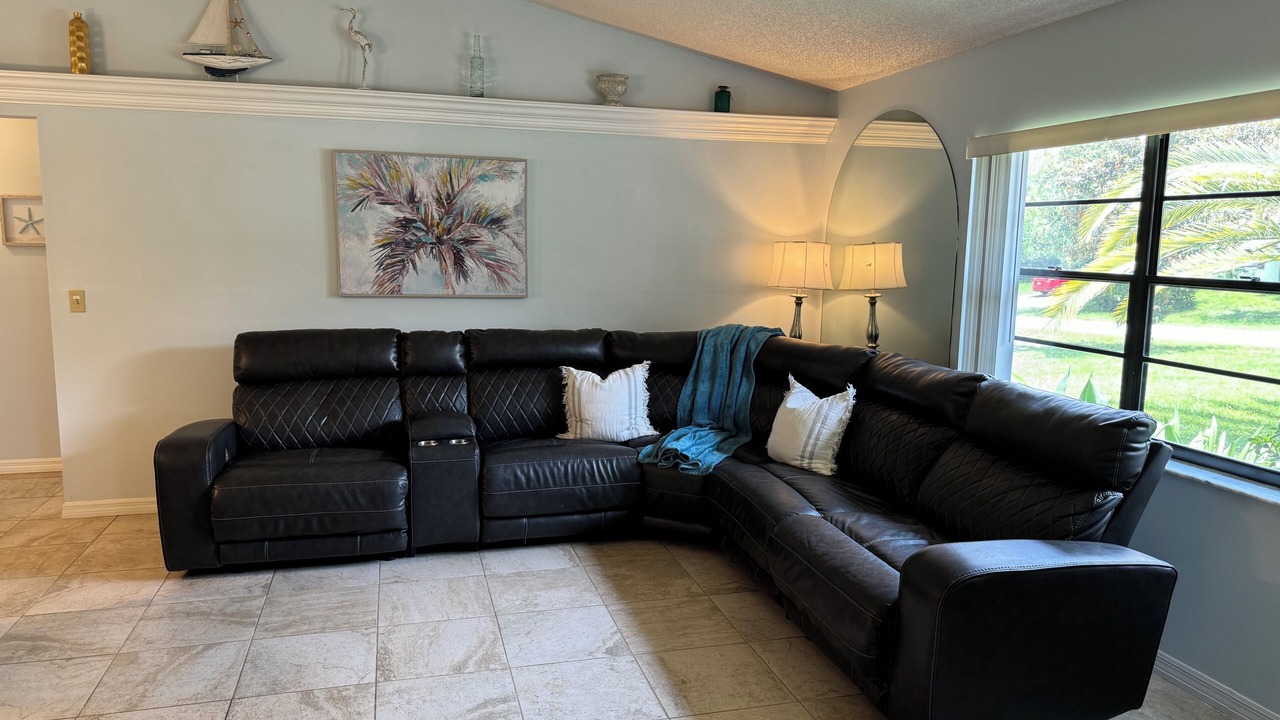 Photo of Livingroom in Spring Hill
