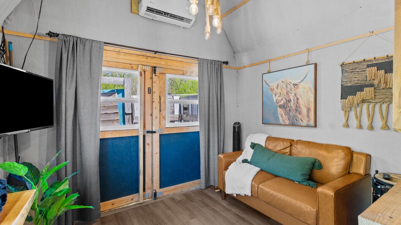 Photo of Livingroom in Newport