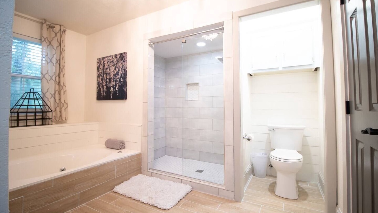 Photo of Bathroom in Pottsboro