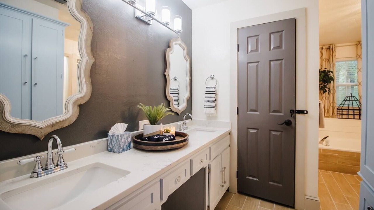Photo of Bathroom in Pottsboro