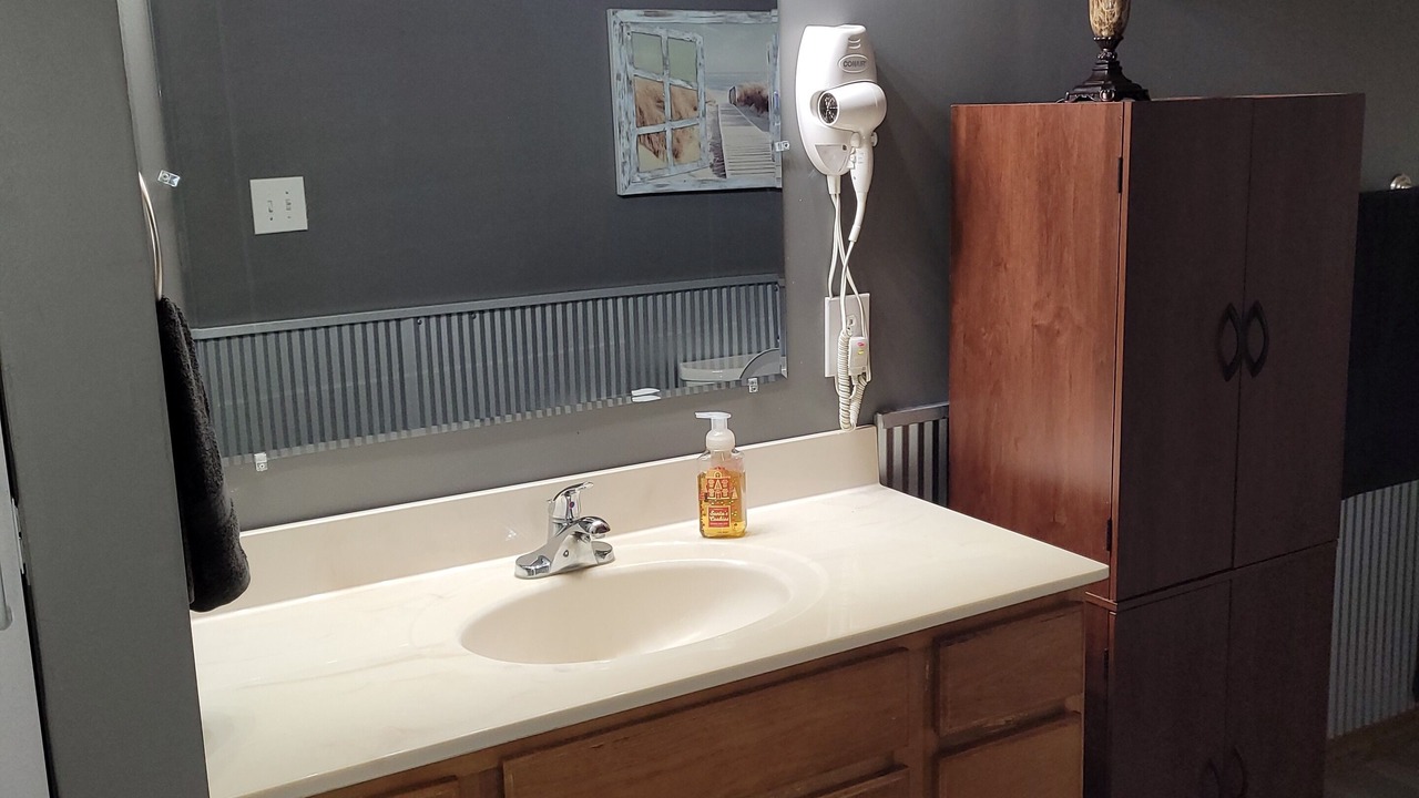 Photo of Bathroom in Kuttawa