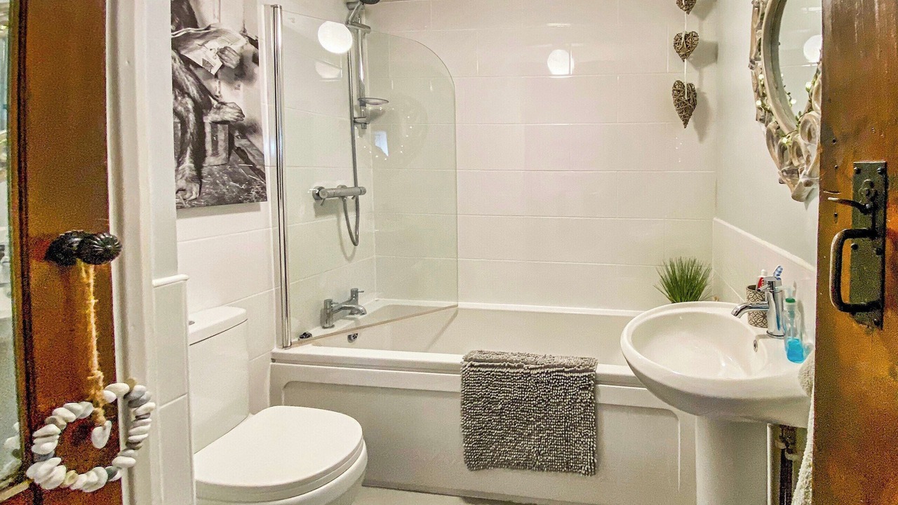 Photo of Bathroom in Langold