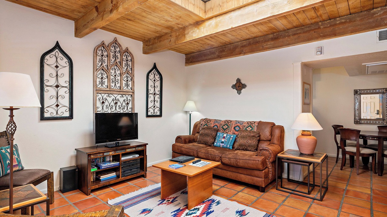 Photo of Livingroom in Northeast Santa Fe
