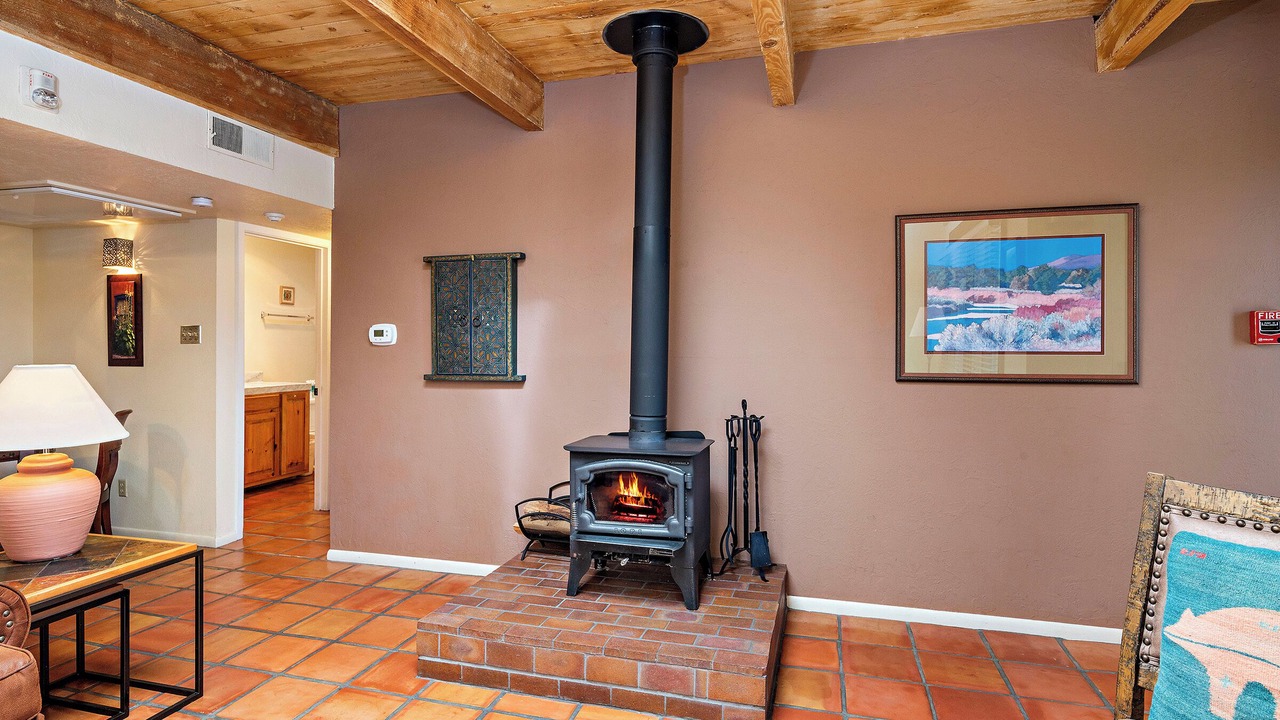 Photo of Livingroom in Northeast Santa Fe