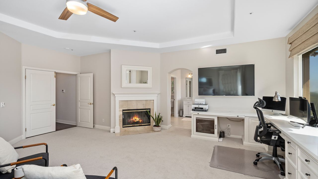 Photo of Livingroom in The Summit