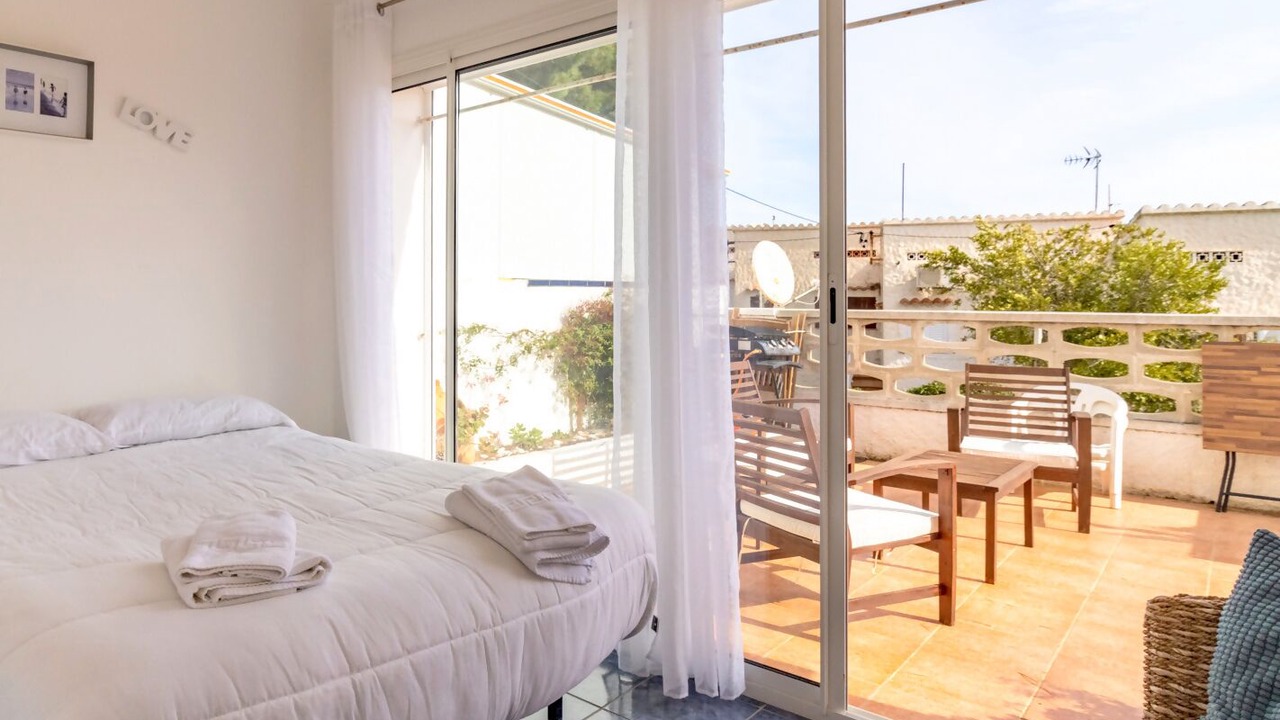 Photo of Bedroom in Llanca