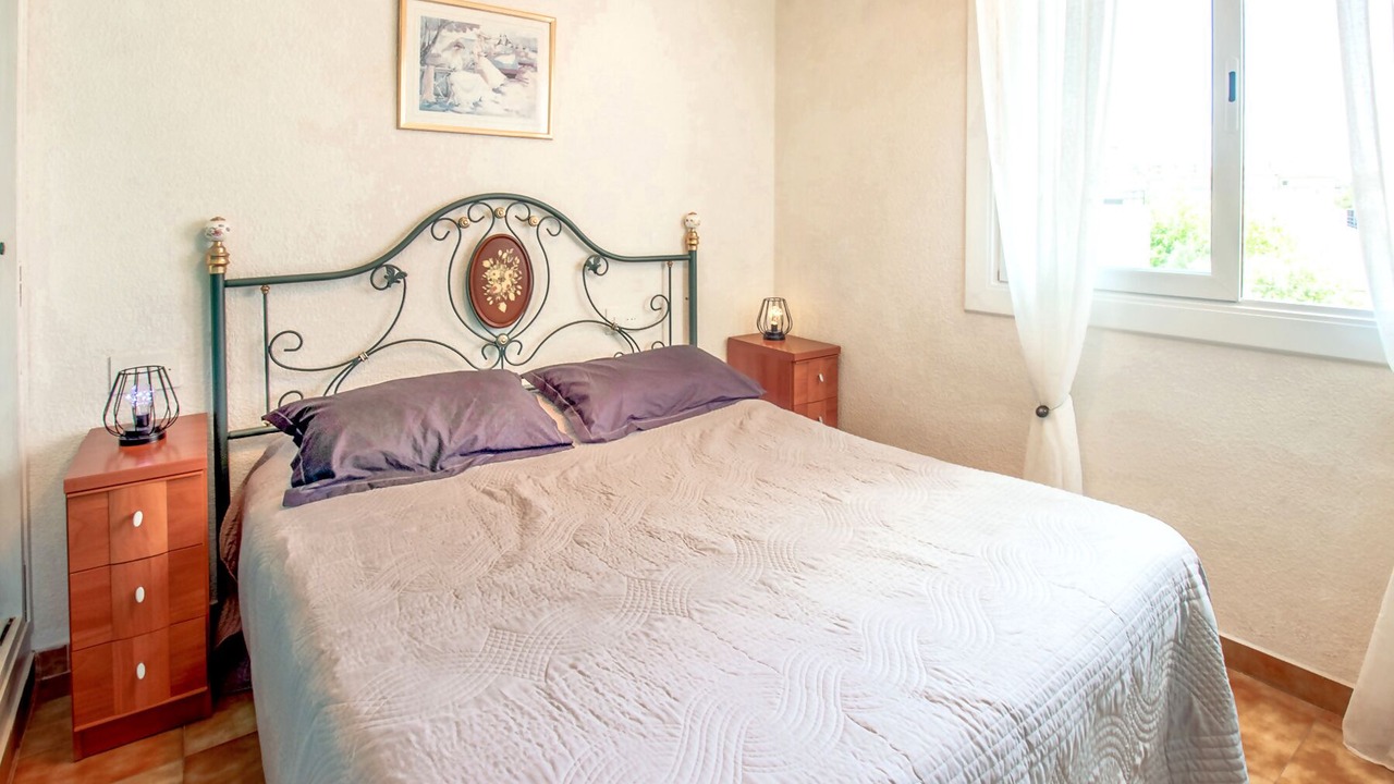 Photo of Bedroom in Llanca