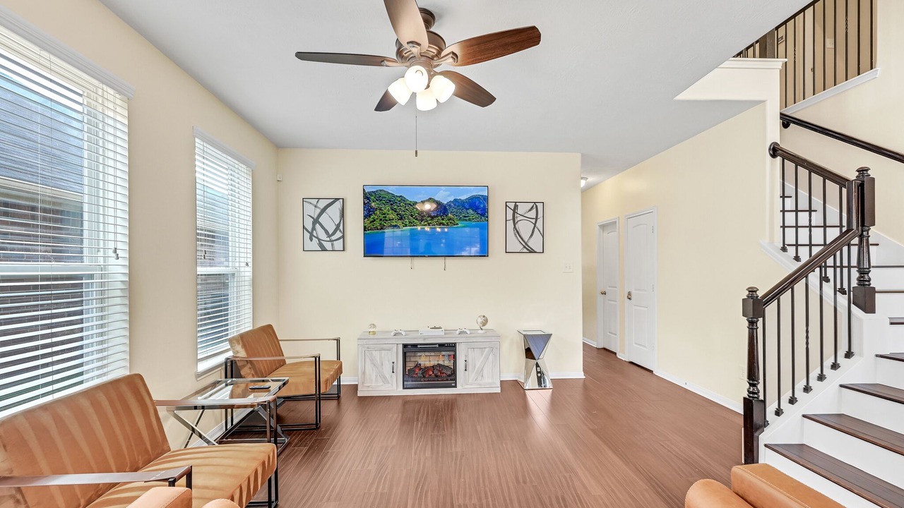 Photo of Livingroom in Spring