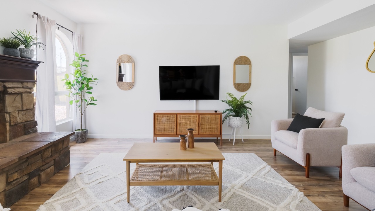 Photo of Livingroom in Desert Foothills Estates