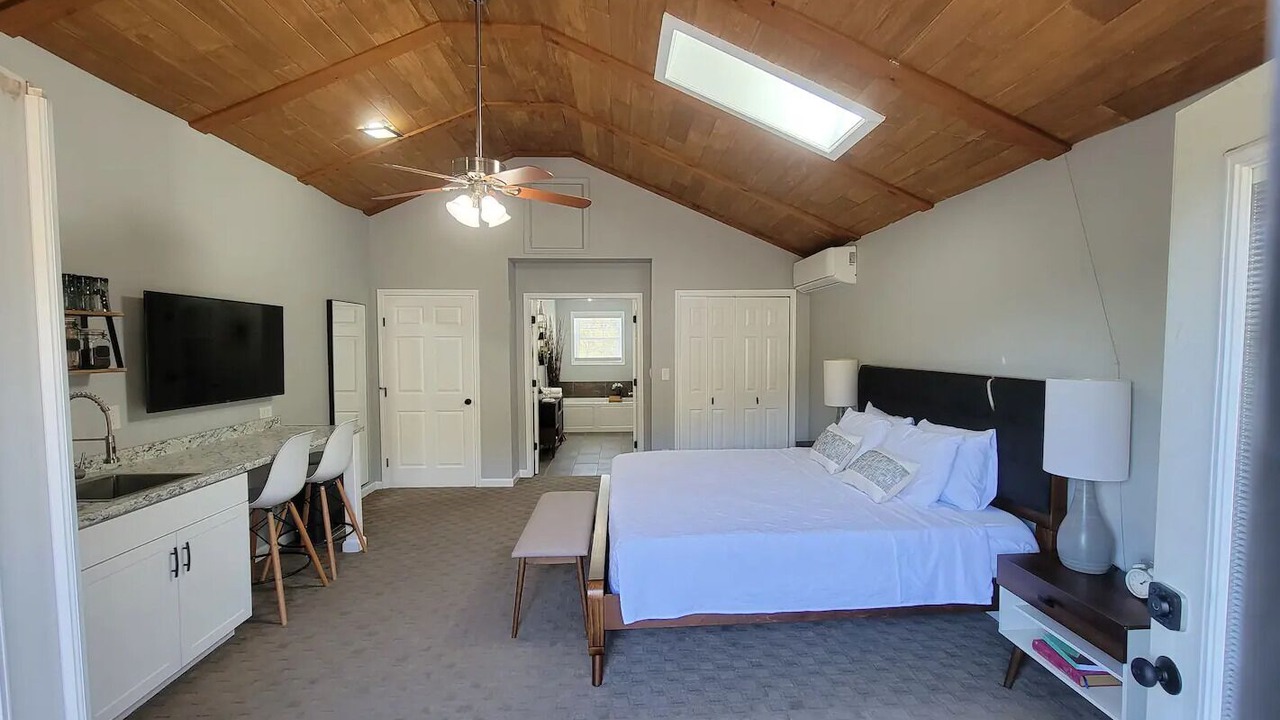 Photo of Bedroom in Sylvan Shores