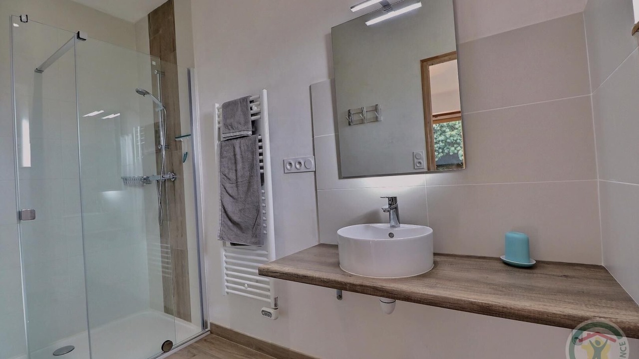 Photo of Bathroom in Saint-Coulomb