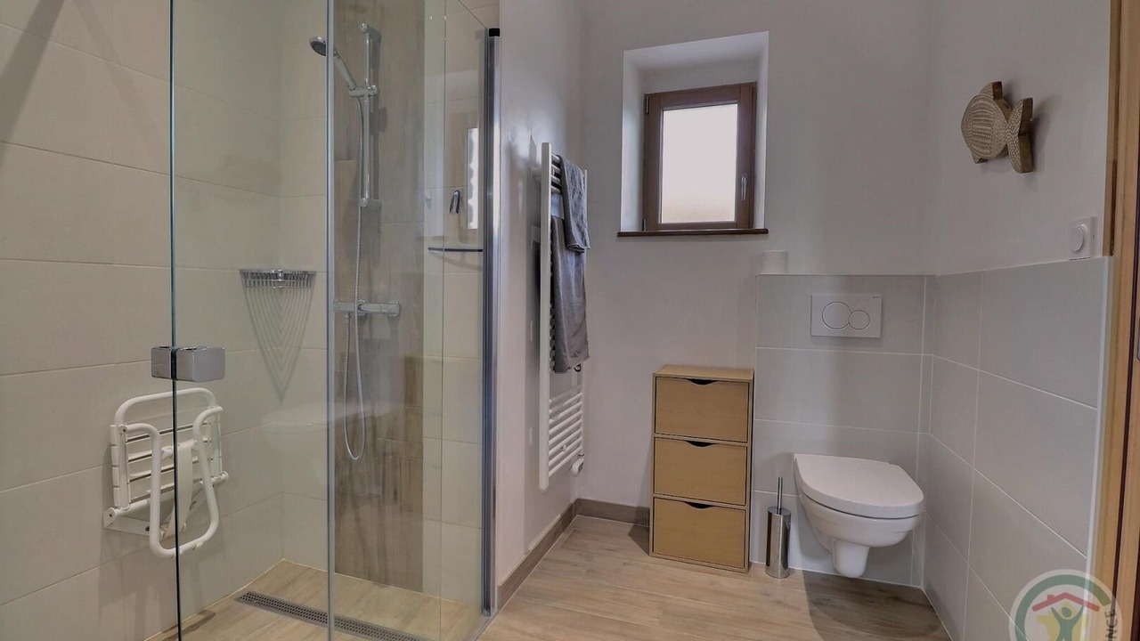 Photo of Bathroom in Saint-Coulomb